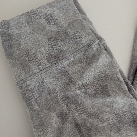 Athleta Cropped Leggings - Picture 3 of 6